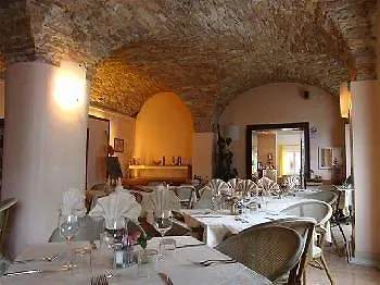 Hotel Pai Torri Del Benaco 3*,  Italy